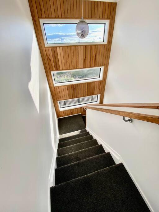Morden Spacious New House Hamilton Exteriör bild